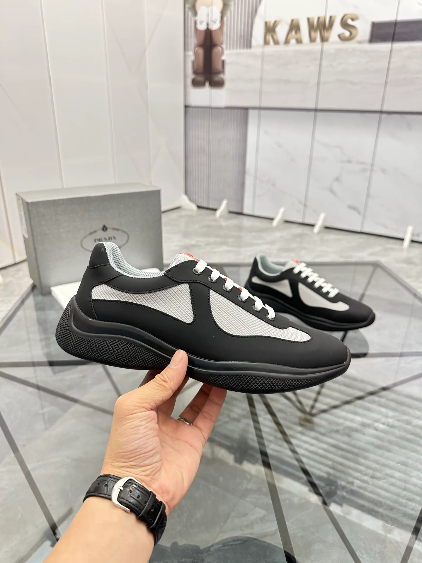 Men's shoes: 💰P360¥ Product trademark: Prada *"Prada*" low-top casual shoes Regular size: 35-47 (can be customized to 48) couple style Product materials: imported silk leather upper, breathable lining, original outsole. Number: 943
